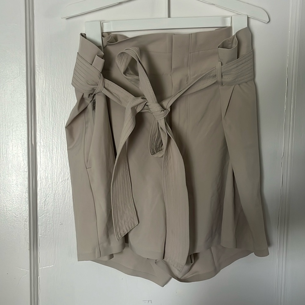 Women’s Athleta Skyline shorts